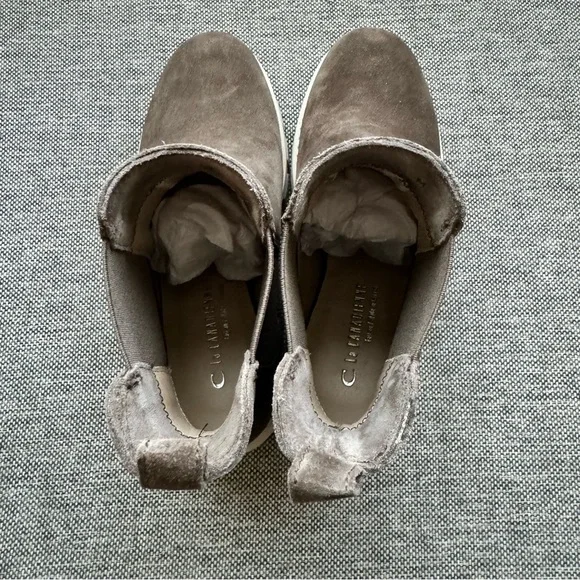 La Canadienne Ashley Boots in Stone Oiled Suede - Picture 7 of 9